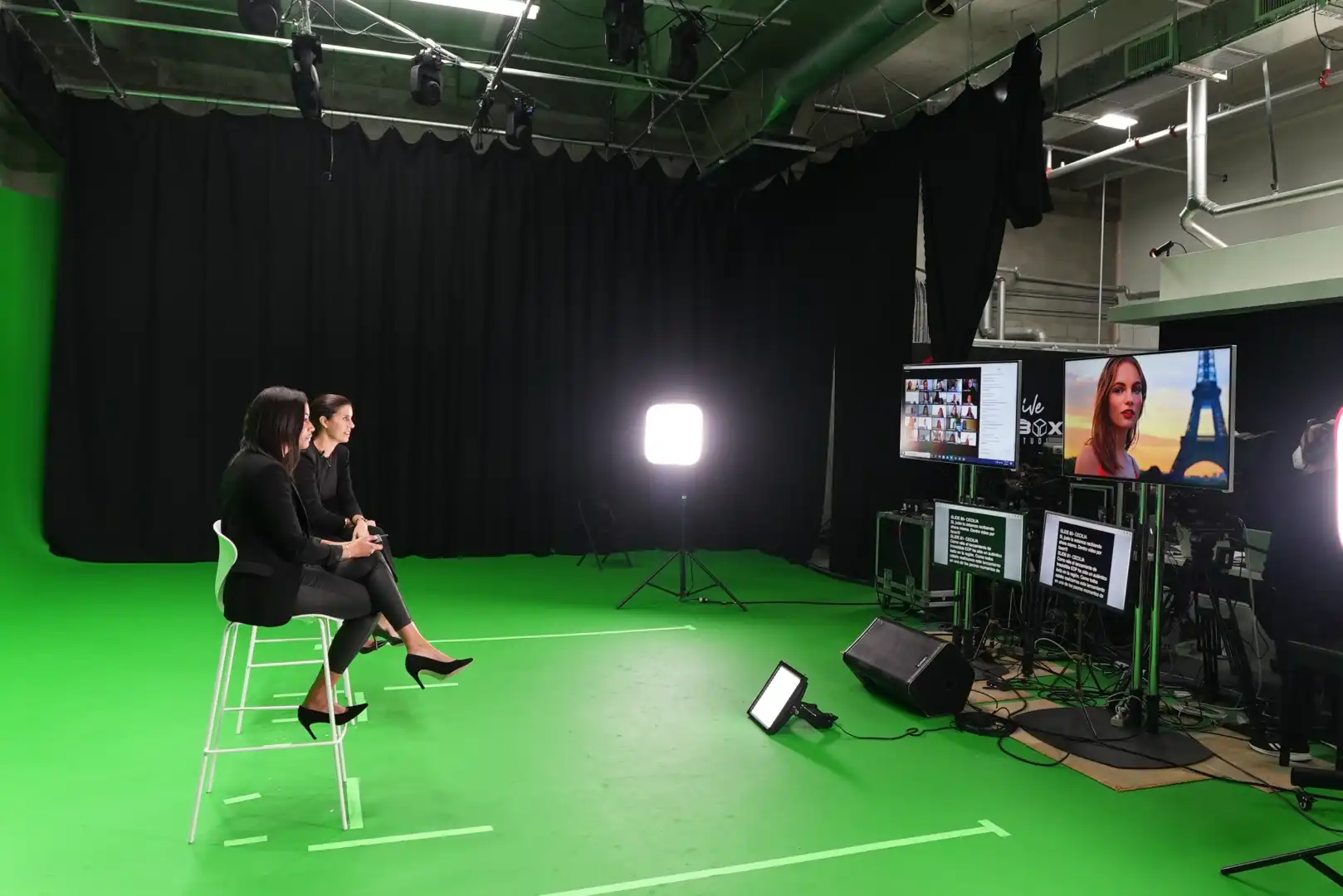 green screen of a Vibe Agency Virtual event